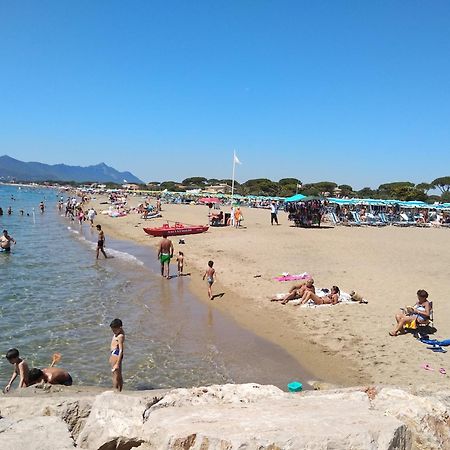Villa Regina Sul Mare Terracina Exterior foto