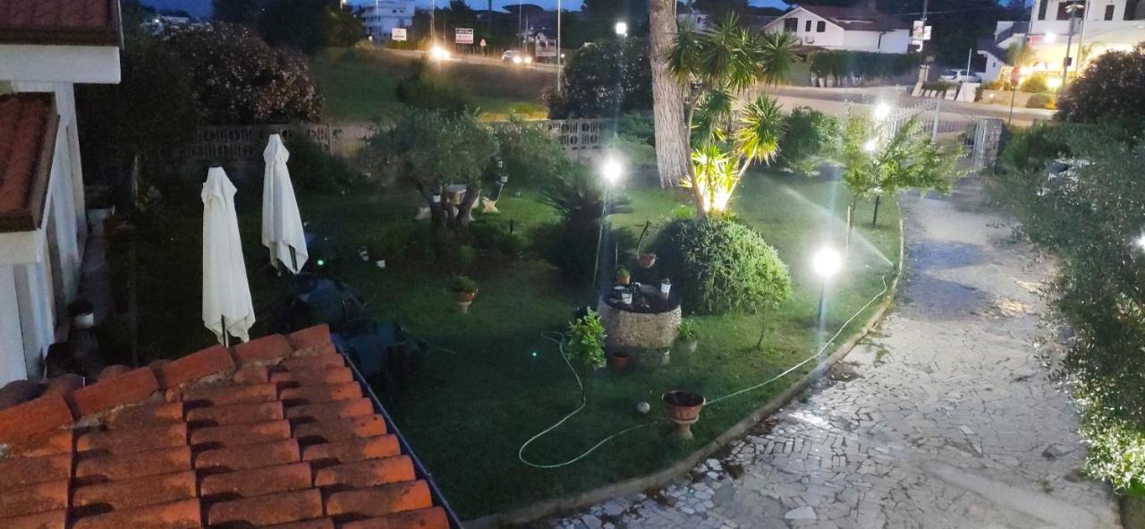 Villa Regina Sul Mare Terracina Exterior foto
